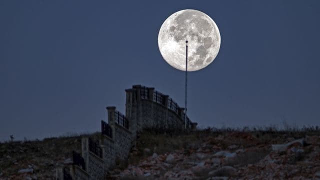 Dernek Temsilcimiz Doç.Dr.Cihan ÖNEN “Kunduz Dolunayı” nı görüntüledi.