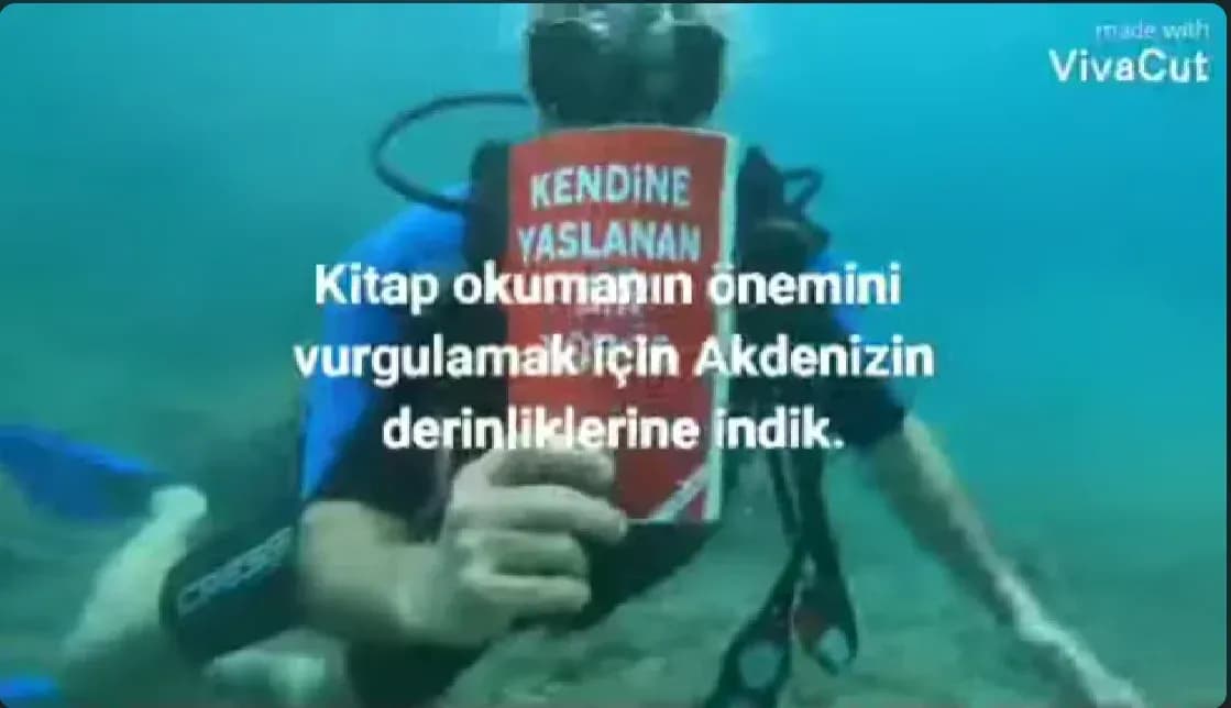 Kunter KURT hocamızın 15 metre derinlikte kitap okuma etkinliği..
