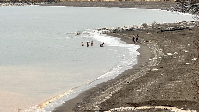 In Bitlis, where the high elevations were covered with snow, people went into the lake and swam.