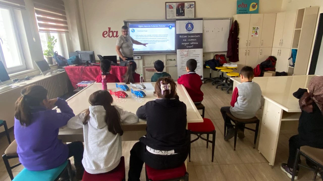 The Mavi Bilim (Science in Blue) Project concluded in Bitlis.